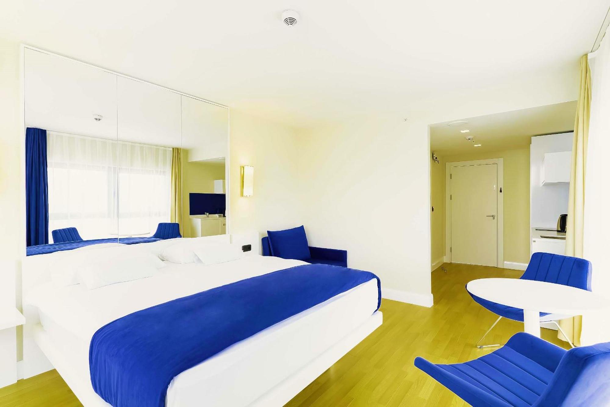 Elegance Sea View Aparthotel In Orbi City Батуми Экстерьер фото